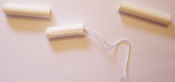 elements-of-a-tampon-with-applicator-1