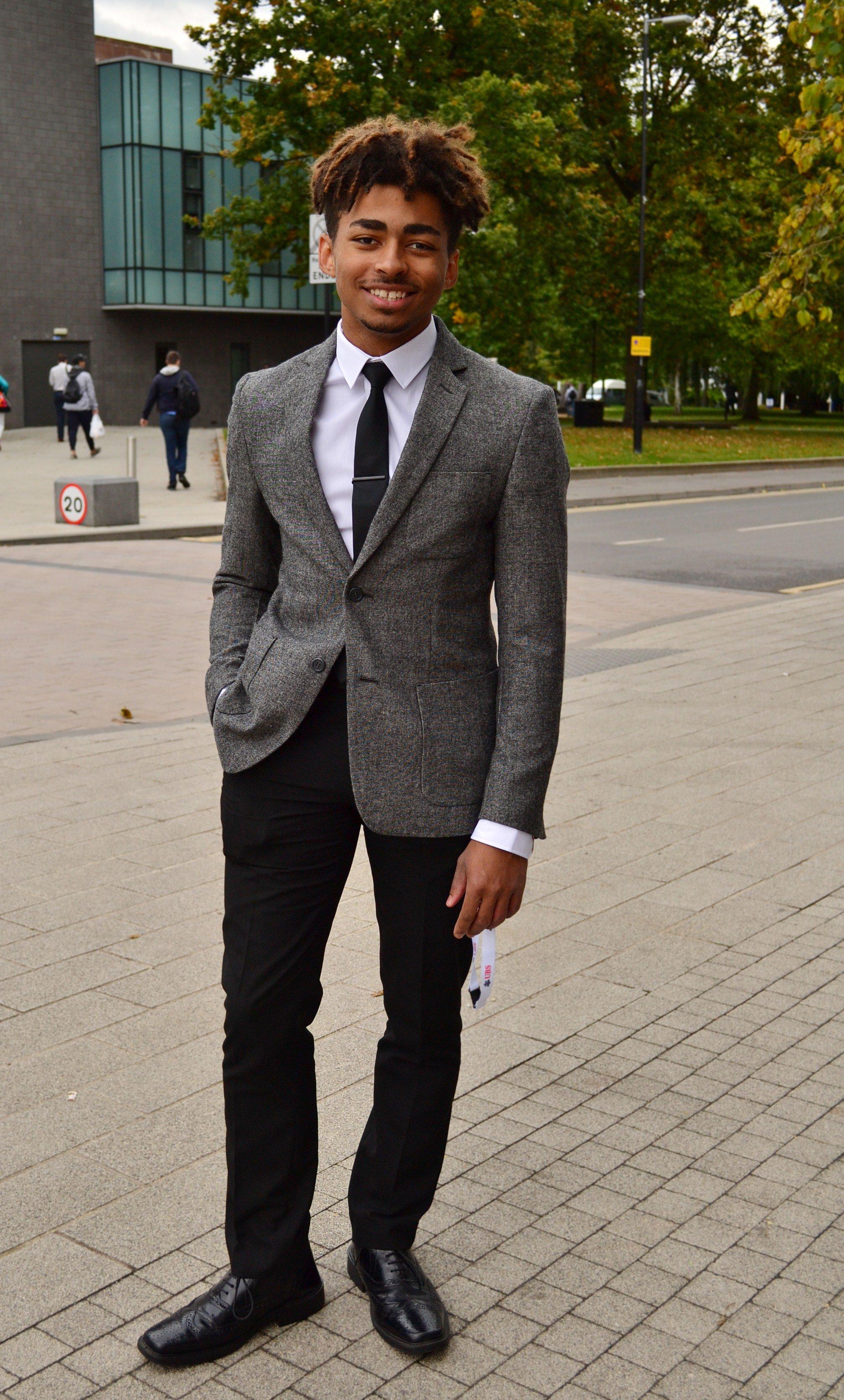 Oli looking very smart