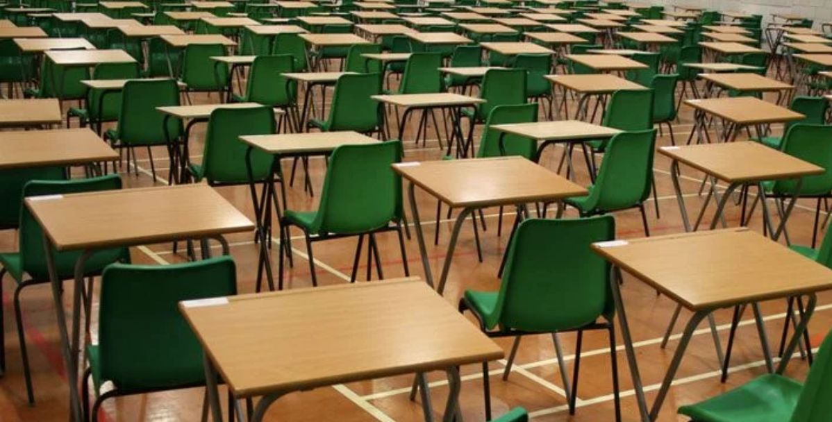Image may contain: Table, Dining Table, Restaurant, Room, Indoors, Classroom, Furniture, Chair