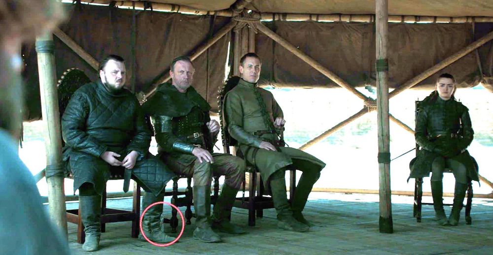 Image may contain: Game of Thrones water bottle, water bottle, Game of Thrones, Armored, Army, Officer, Apparel, Clothing, People, Costume, Soldier, Military Uniform, Military, Person, Human