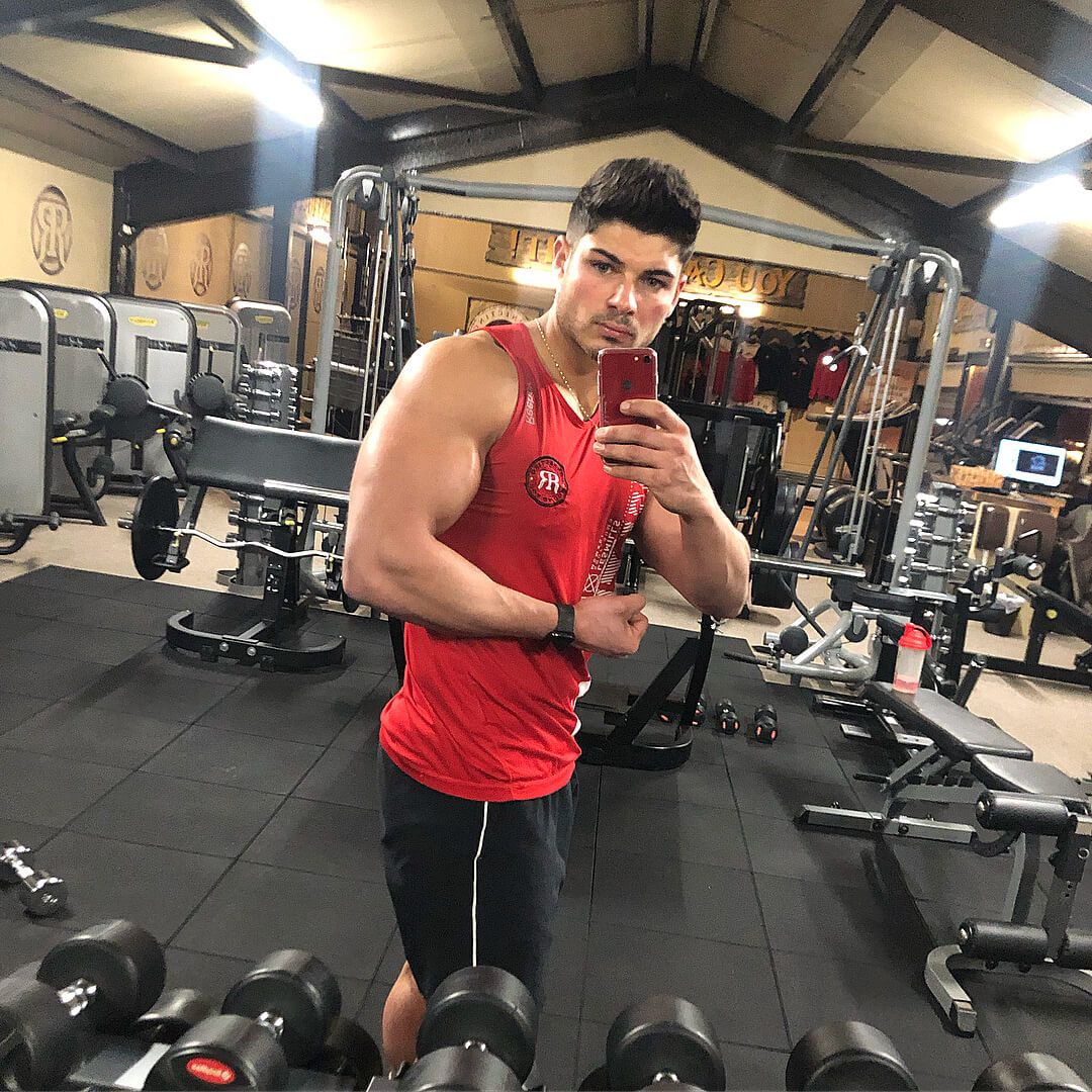 Image may contain: Love Island 2019 followers, Anton Danyluk, Love Island, 2019, Instagram, followers, contestant, social media, Islander, line-up, Machine, Wheel, Gym, Exercise, Fitness, Sport, Sports, Working Out, Human, Person
