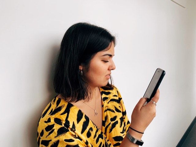 Image may contain: Selfie, Portrait, Photography, Photo, Woman, Female, Apparel, Clothing, Face, Human, Person, Mobile Phone, Electronics, Phone, Cell Phone