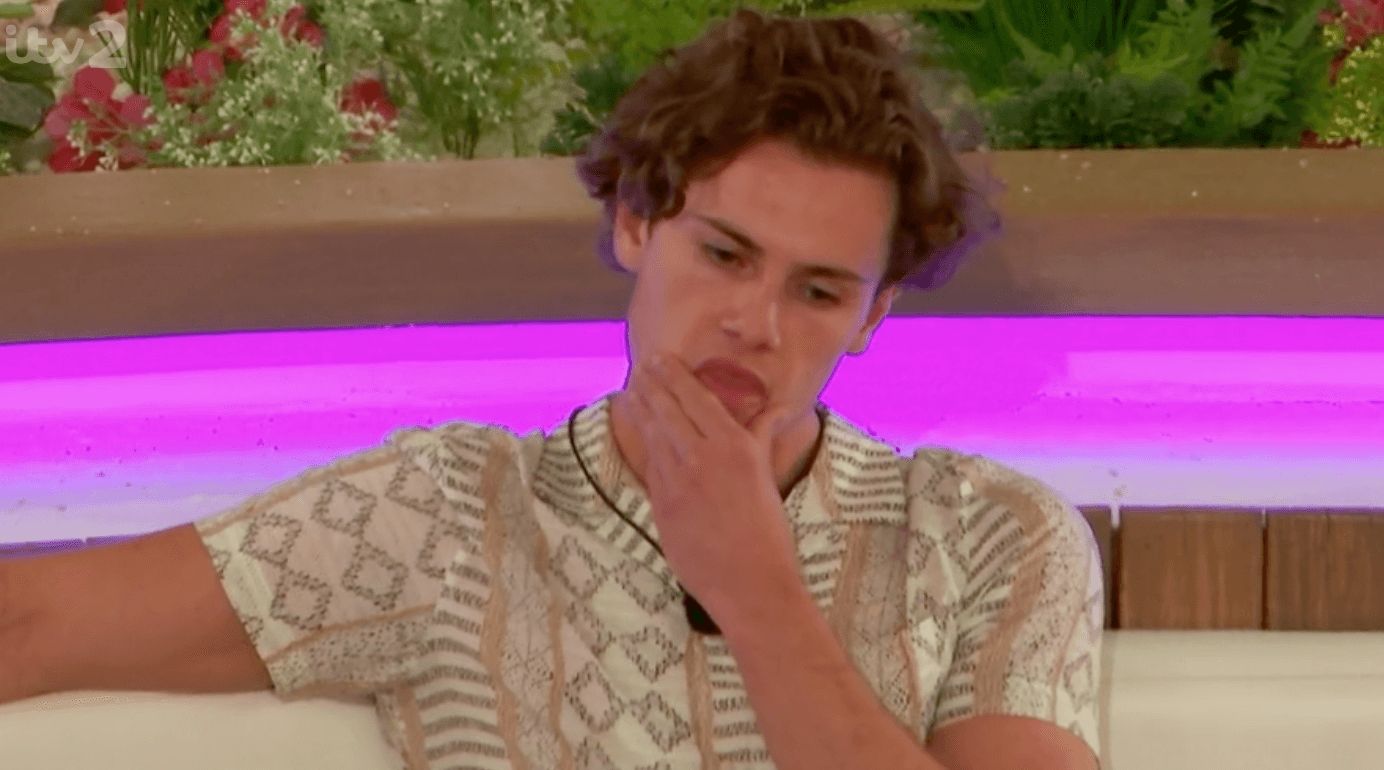 Image may contain: Joe from Love Island, Love Island, 2019, Joe Garratt, Netflix, Joe Goldberg, You, memes, Tommy Fury, Lucie Donlan, Female, Smile, Clothing, Apparel, Face, Human, Person