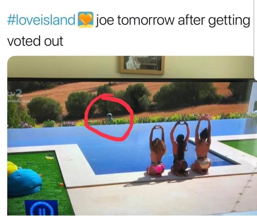 Image may contain: Love Island week two memes, Love Island, memes, reactions, tweet, funny, savage, meme, Joe, Lucie, Golf, Water, Sports, Sport, Human, Person