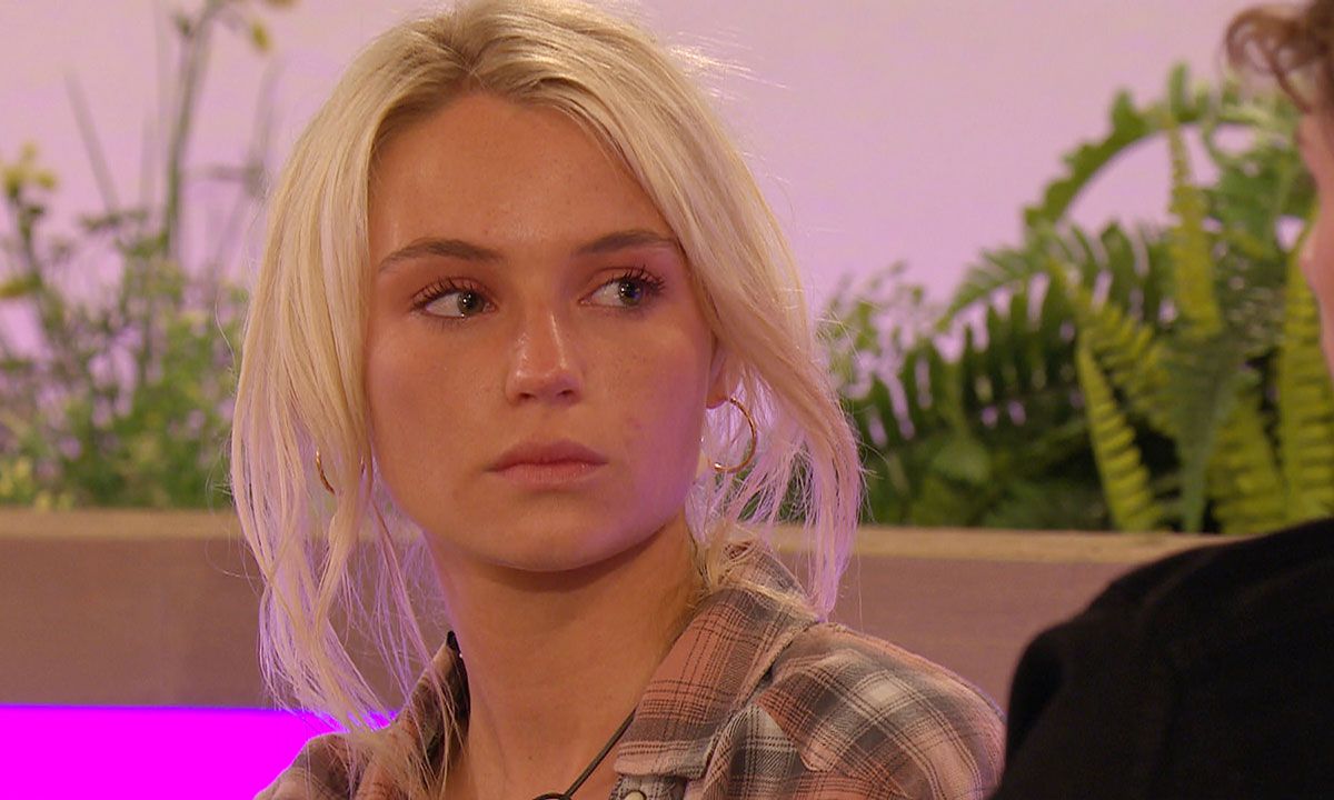 Image may contain: Lucie Donlan, Love Island, villa, 2019, before, after, Hair, Face, Home Decor, Human, Female, Person, Girl, Woman, Child, Blonde, Teen, Kid