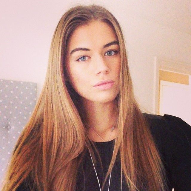 Image may contain: Arabella before Love Island, Arabella Chi, Love Island, before, after, surgery, change, glow up, modelling, Photography, Portrait, Photo, Smile, Blonde, Child, Girl, Teen, Woman, Kid, Female, Person, Human, Face