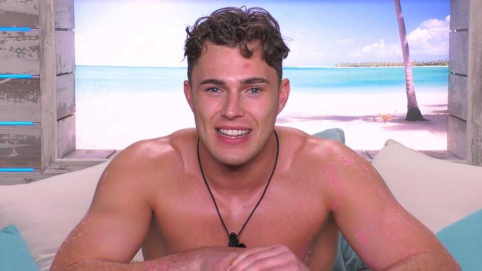 Image may contain: Love Island star signs, Love Island, Curtis, Aquarius, Photography, Selfie, Portrait, Photo, Jewelry, Accessories, Accessory, Necklace, Man, Human, Face, Person