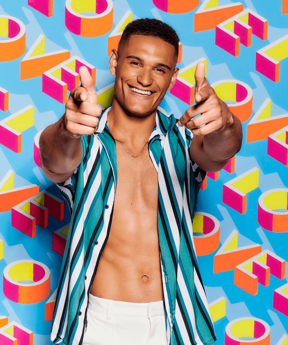Image may contain: Danny Love Island, Danny, Danny Williams, Love Island, new arrival, new, boy, cast, contestant, Islander, model, Hull, Instagram, age, job, Thumbs Up, Face, Finger, Human, Person