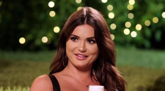 Image may contain: Love Island star signs, India, Love Island, Sagittarius, Birthday, star sign, compatible, age, birth, Dating, Female, Smile, Dimples, Human, Person, Face