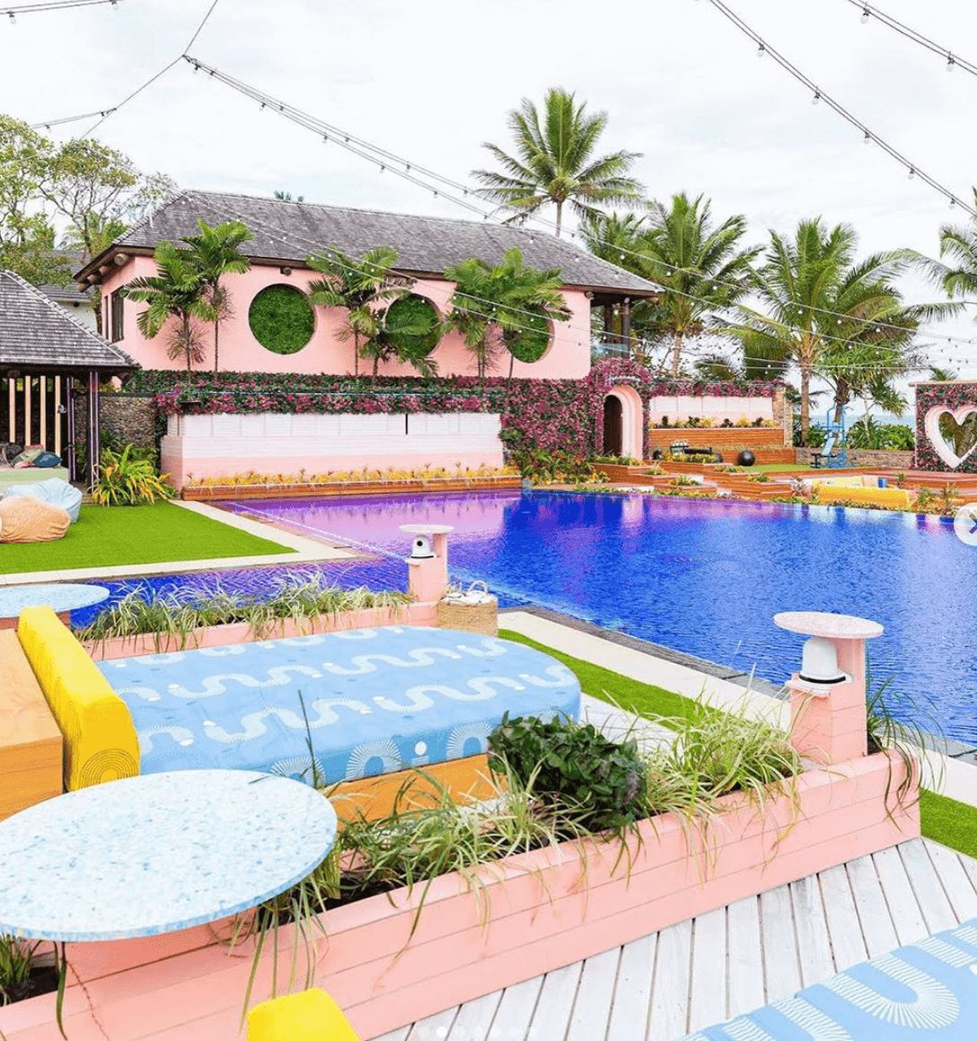 Image may contain: Love Island USA villa, Love Island USA, villa, Love Island, CBS, Fiji, pool, House, Villa, Housing, Jacuzzi, Tub, Hot Tub, Water, Building, Hotel, Resort
