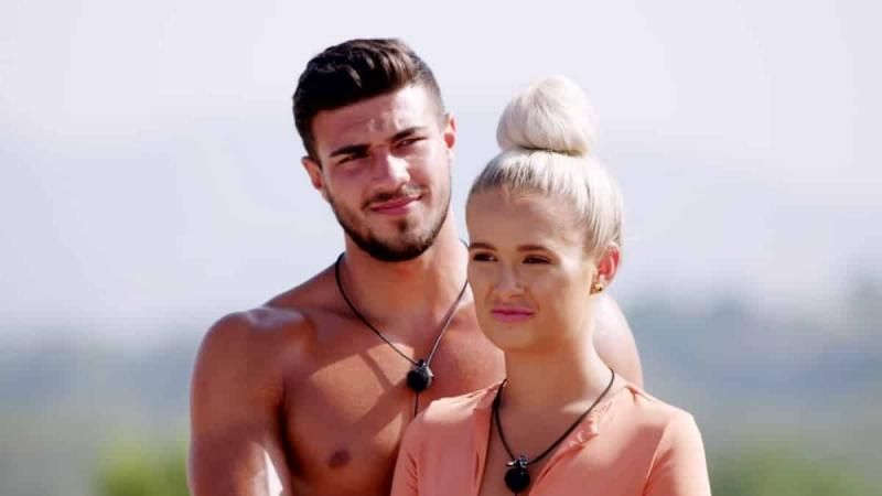 Image may contain: Love Island recoupling, Love Island, Tommy, Molly-Mae, couple, who left, dumped, last night, new, coupling, Human, Person, Pendant