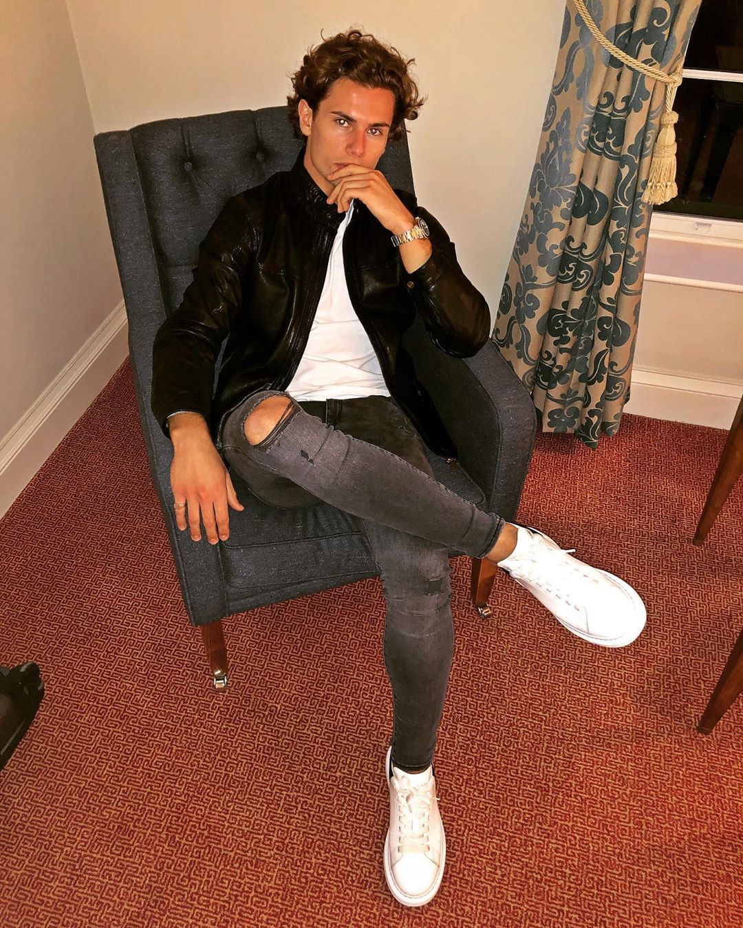 Image may contain: Love Island Instagrams, Love Island, Instagram, followers, ranking, 2019, Joe, Shoe, Human, Person, Footwear, Clothing, Apparel