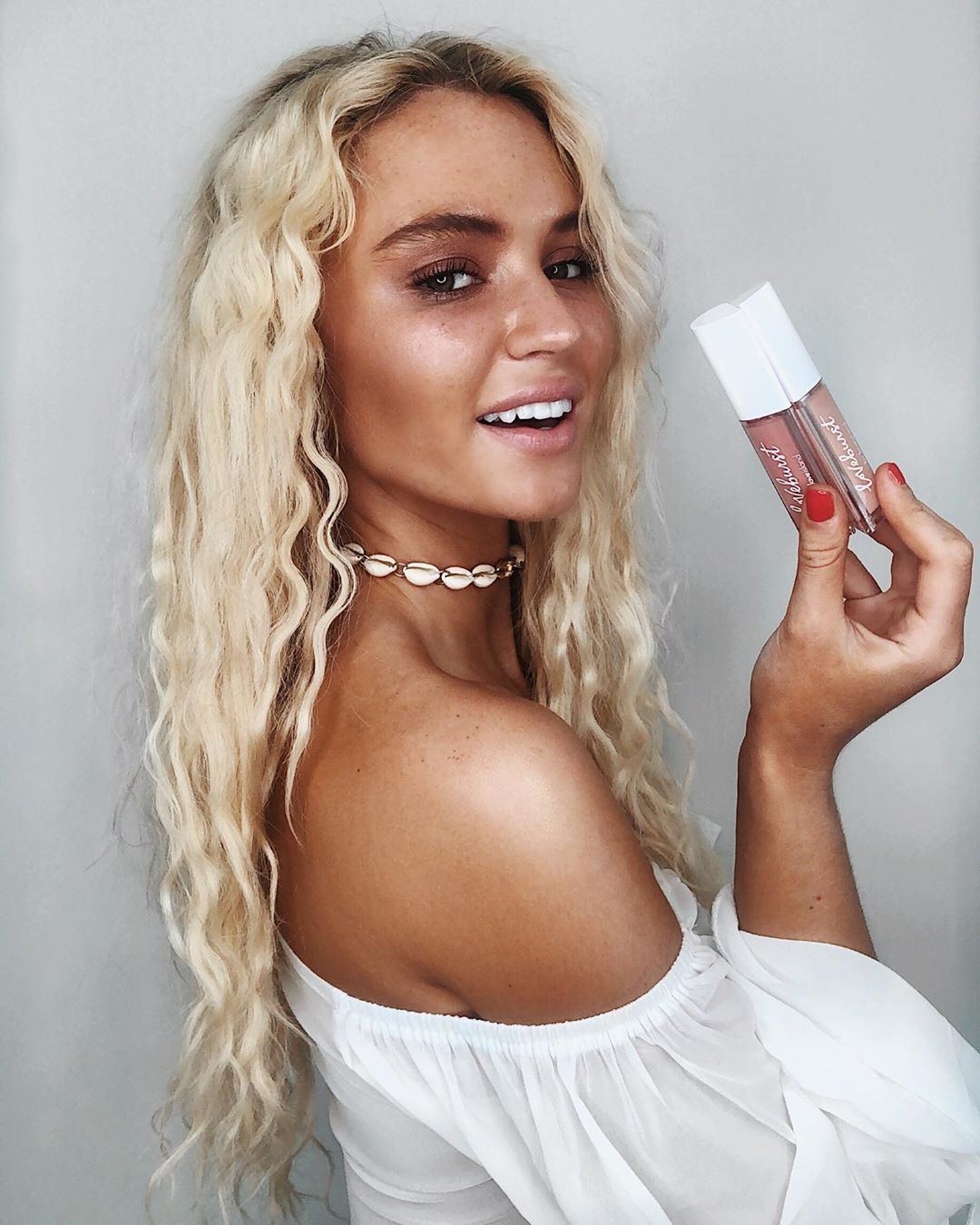 Image may contain: Love Island Instagrams, Love Island, Instagram, followers, ranking, 2019, Lucie, Tin, Aluminium, Fashion, Clothing, Apparel, Gown, Evening Dress, Robe, Female, Girl, Blonde, Child, Teen, Kid, Woman, Person, Human