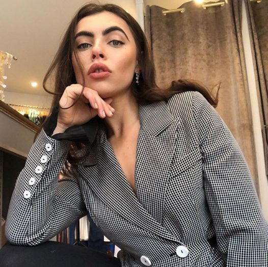 Image may contain: Woman, Female, Face, Human, Person, Apparel, Clothing, francesca love island, villa, islander, bombshell, new arrival, francesca allen, girl, contestant, cast, late, instagram, age, job, work, essex, from, eyebrows