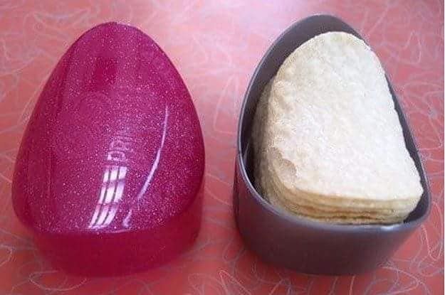 Image may contain: 90s kid memes, school, uk, meme, tweet, reaction, funny, 00s, 90s, nostalgic, pringles, pot, Dessert, Food, Bowl