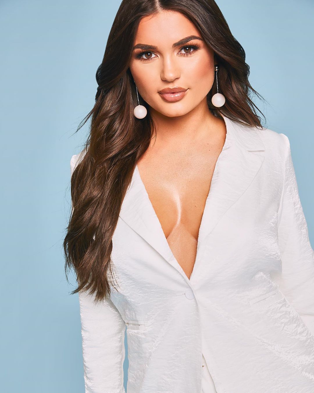 Image may contain:  Love Island 2019 contestants, Love Island, 2019, now, job, Instagram, updates, news, latest, series five, India Reynolds, Hair, Female, Long Sleeve, Face, Sleeve, Human, Person, Clothing, Apparel