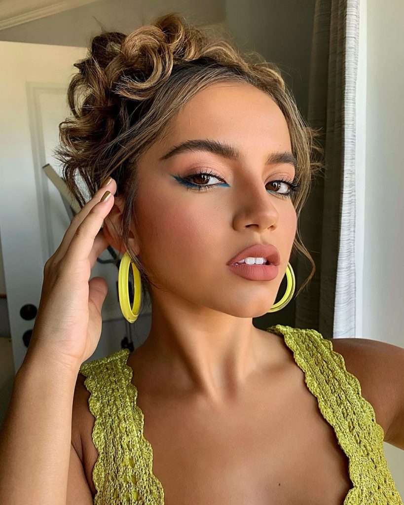 Let it Snow cast, Let it Snow, Netflix, Isabela Merced, Julie, Christmas film, Christmas, movie, 2019, release date, plot