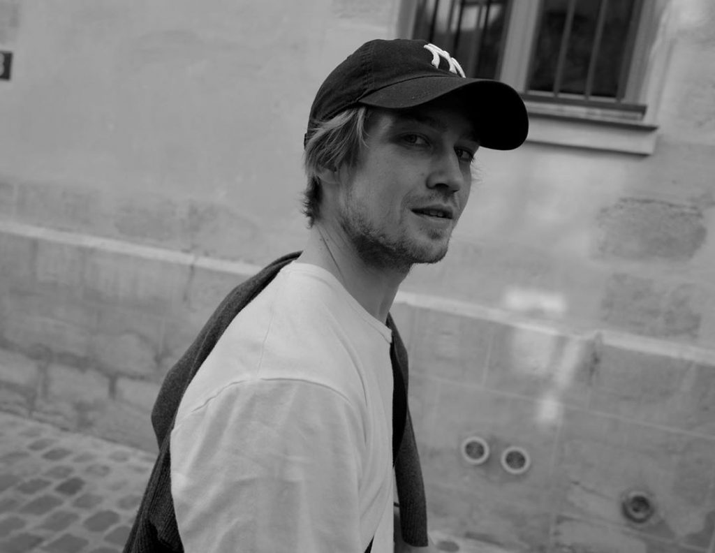 Joe Alwyn, Taylor Swift, boyfriend, Instagram, age, job, profile, about, born, University, 2020, Golden Globes, together, girlfriend, couple, news