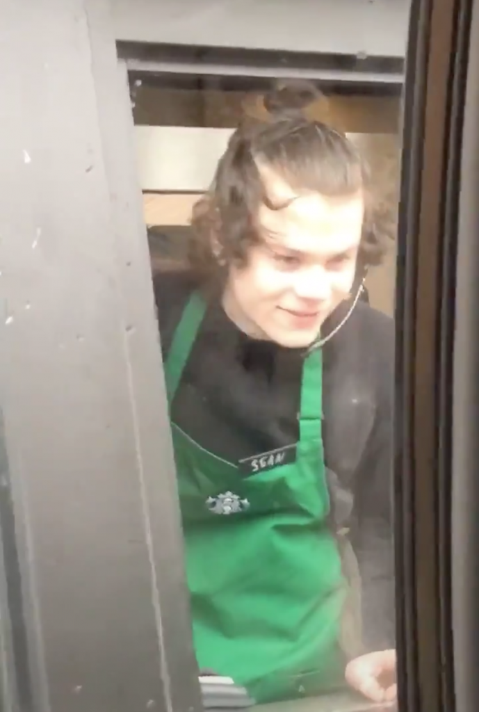 Harry Styles doppelgänger, Harry Styles, Starbucks, One Direction, Doppelganger, Lookalike, Fans, TikTok