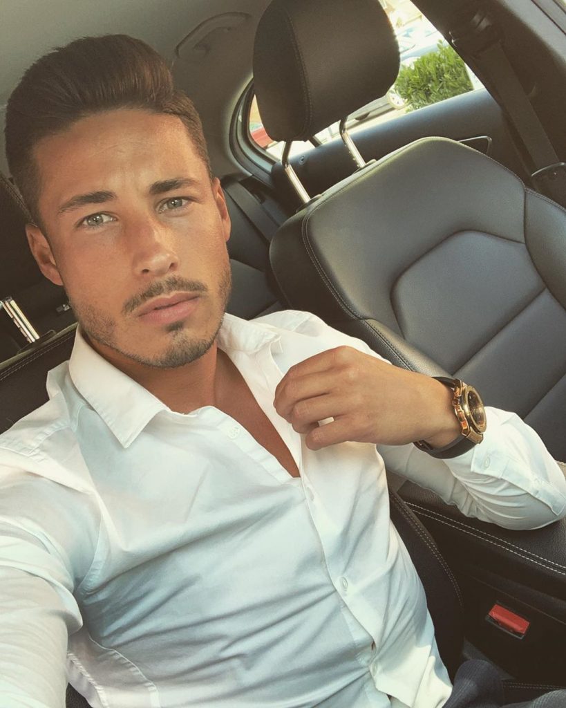 Casa Amor Instagrams, Casa Amor, Love Island, Instagram, Islanders, profile, social media, follow, 2020, winter, cast, lineup, contestants, George Day