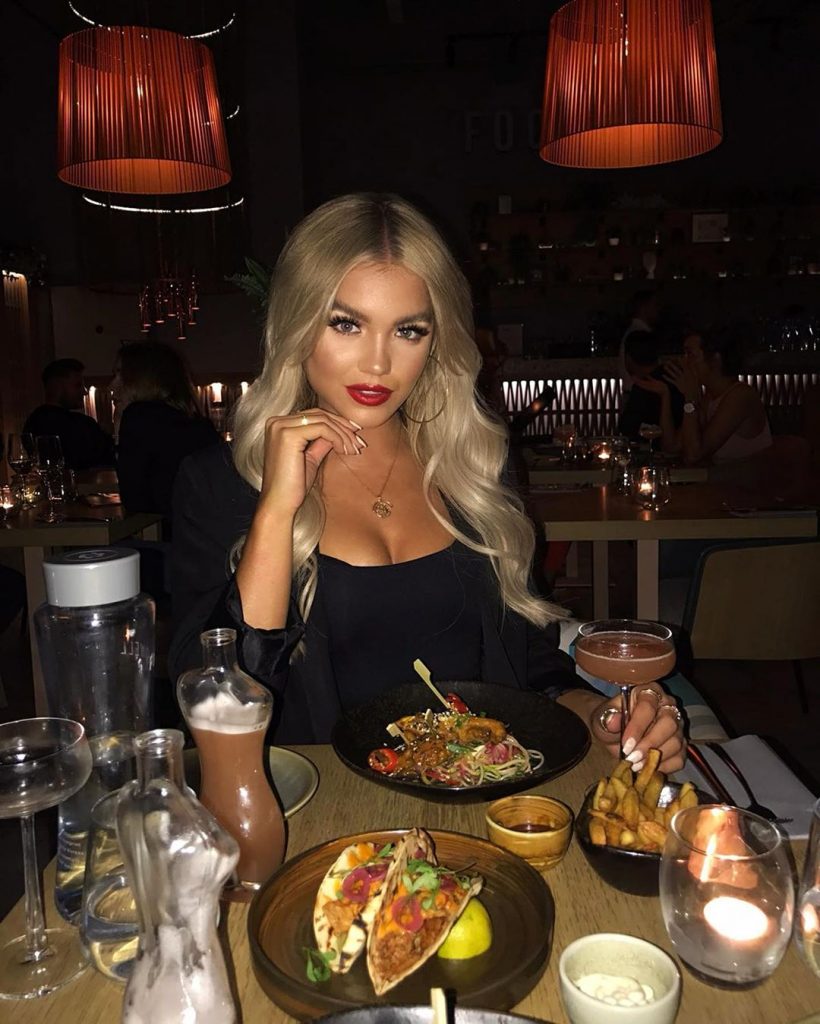 Casa Amor Instagrams, Casa Amor, Love Island, Instagram, Islanders, profile, social media, follow, 2020, winter, cast, lineup, contestants, Molly Smith