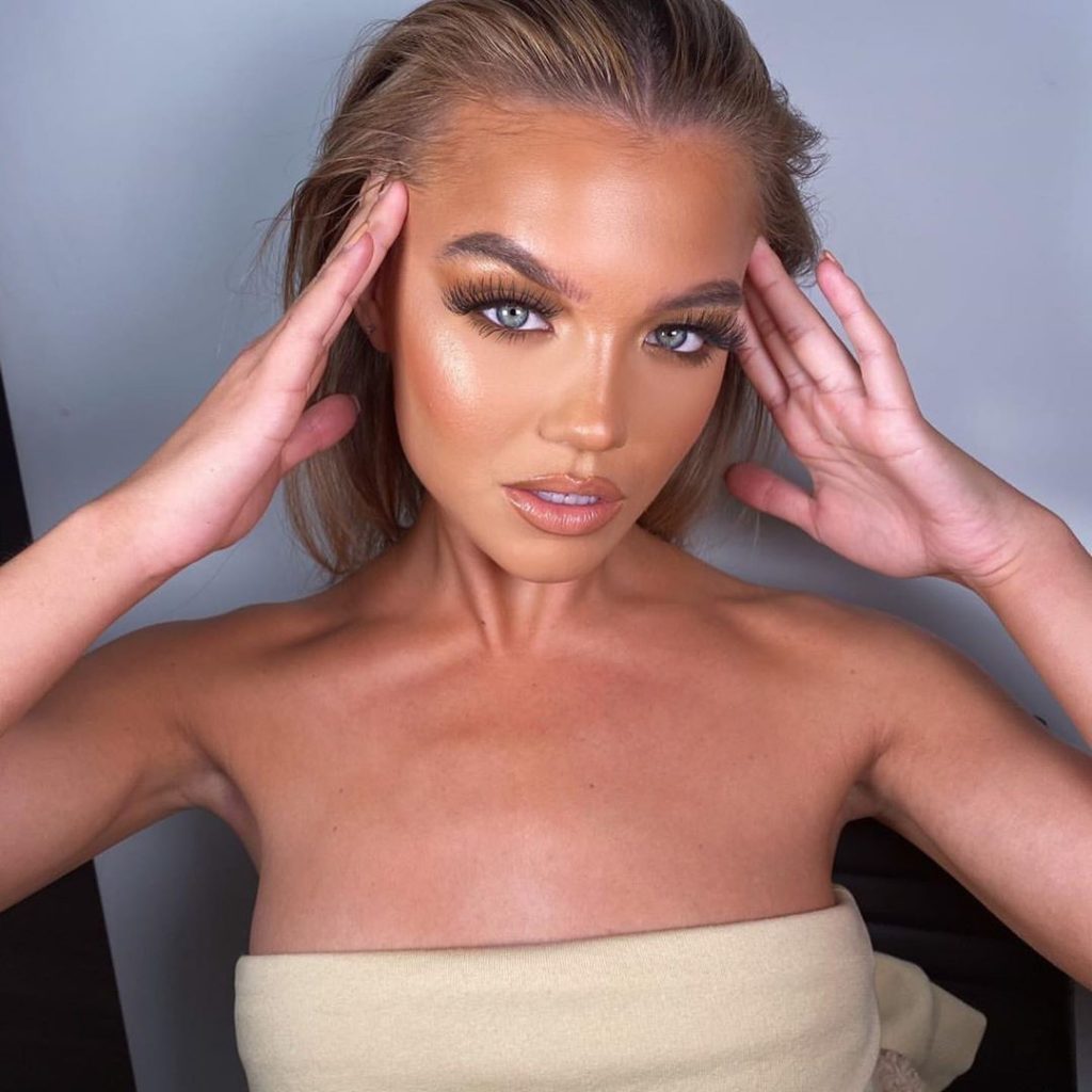 molly love island smith instagram casa amour