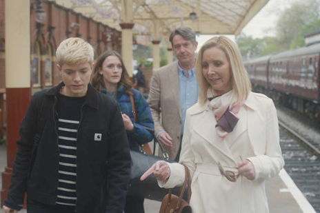 Feel Good, Netflix, Channel 4, Mae Martin, Lisa Kudrow, Charlotte Richie, cast, about, synopsis, release date, trailer, watch