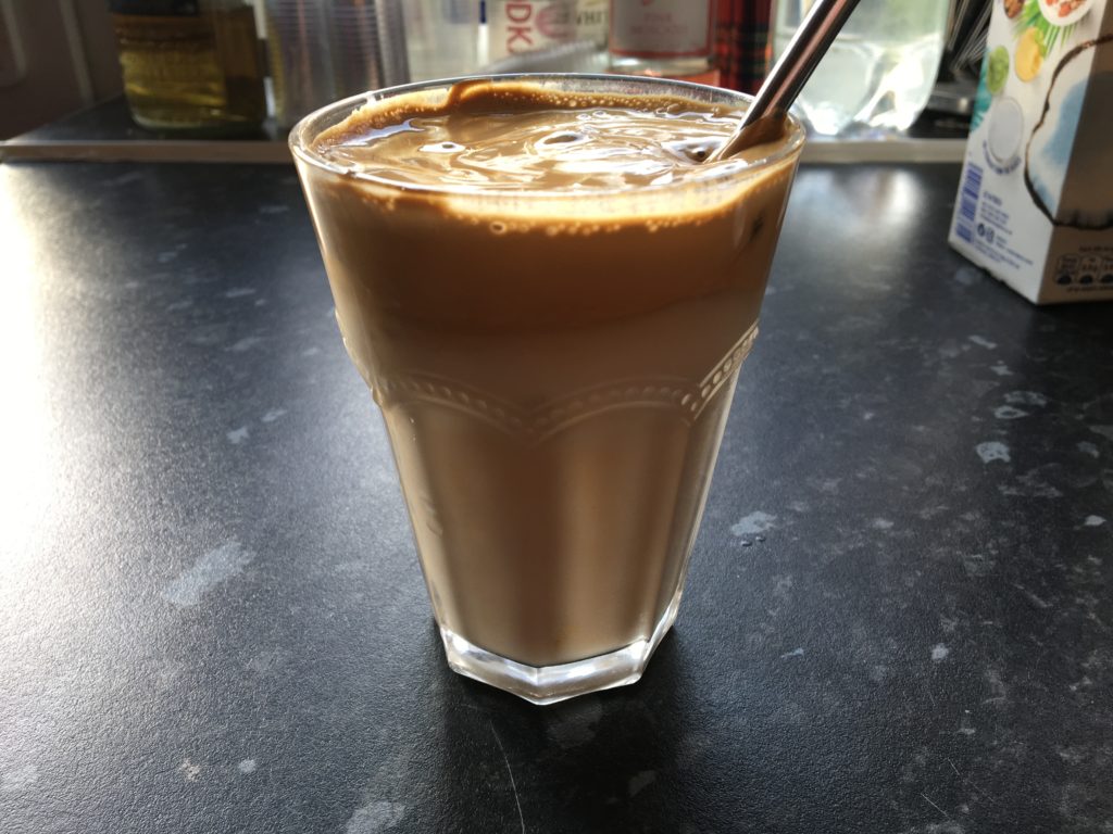 How to make dalgona coffee, recipe for the TikTok coffee, guide to making thick iced coffee