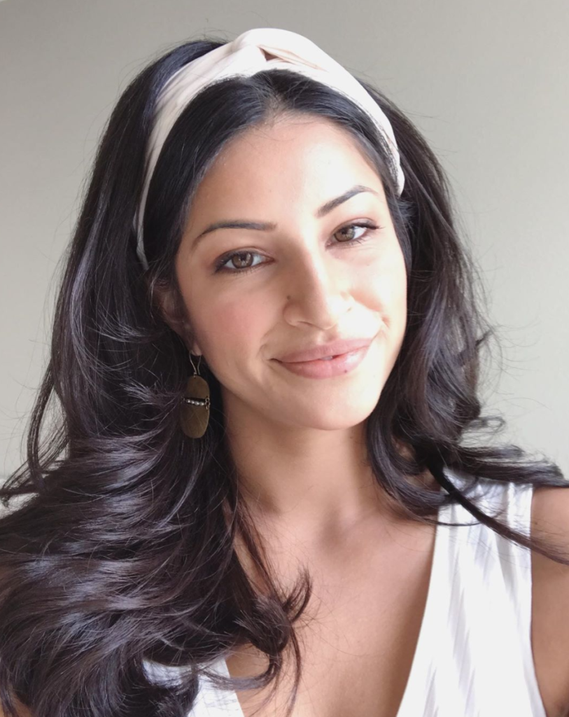 Never Have I Ever, cast, ages, how old, real life, birthday, Richa Moorjani, Kamala