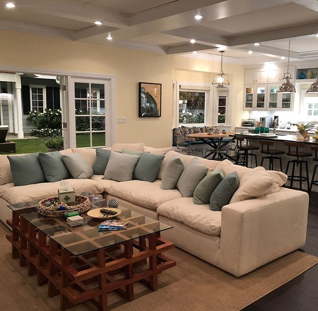 Dead To Me, season two, Netflix, filming locations, set, filmed, Jen, house, real, interior, inside, Laguna Beach, Los Angeles, California,