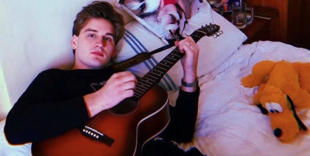simp, definition, explained, what is, define, origin, TikTok, simp nation, simping, boy, boyfriend