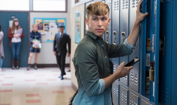 Netflix, age, ages, gaps, differences, cast, characters, teen, real life, show, 13 Reasons Why