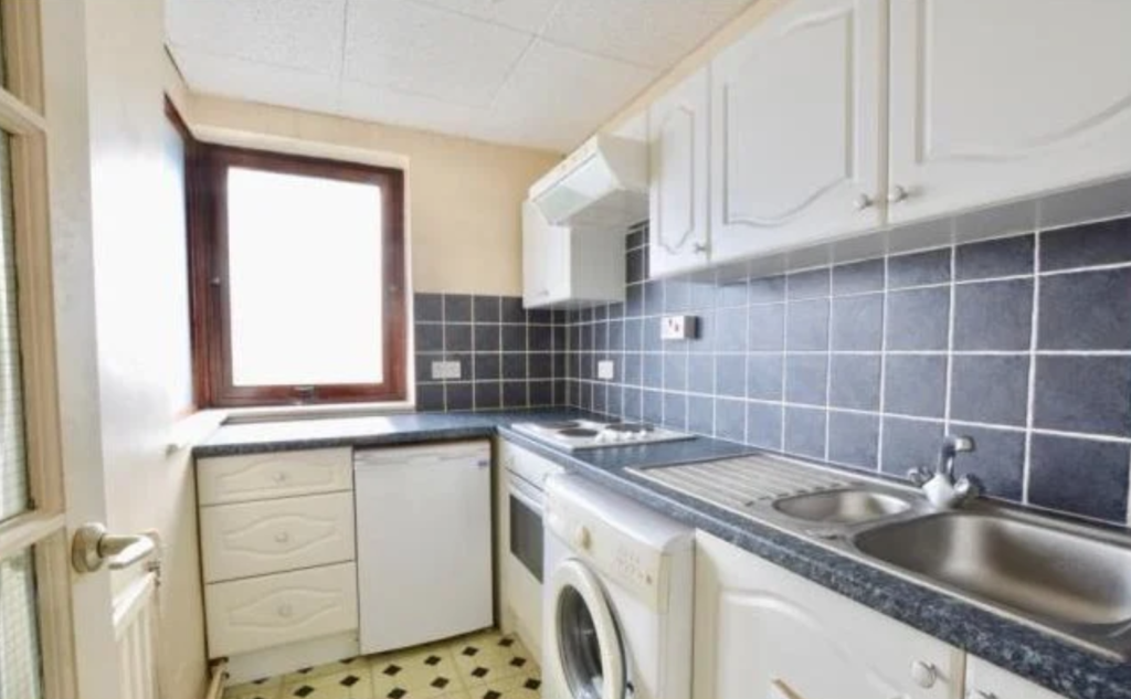 TV show houses, TV, series, house, home, filming location, real life, Peep Show, flat