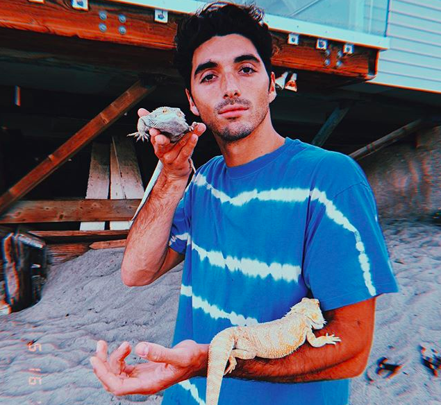 kissing booth cast instagrams, kissing booth cast real life, kissing booth actors, kissing booth cast, kissing booth behind the scenes, heather, jacob elordi, joel courtney, joey king, michelle allen, lee, elle, noah, OMG girls, gwyneth, olivia, mia, rachel,