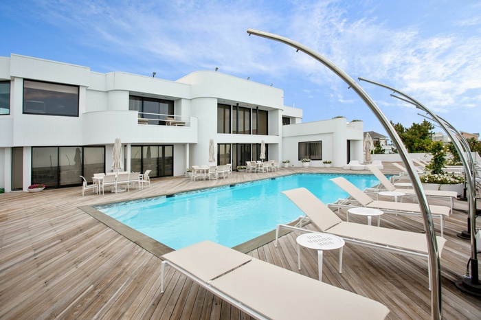 Nest Seekers, the Hamptons, expensive, listings, homes, right now, Million Dollar Beach House, Netflix