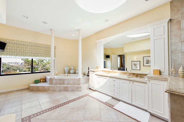 Nest Seekers, the Hamptons, expensive, listings, homes, right now, Million Dollar Beach House, Netflix