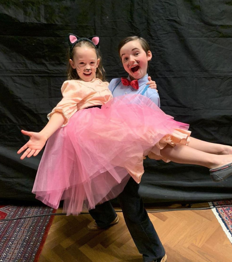 The Haunting of Bly Manor, cast, pictures, behind the scenes, shots, Netflix, Instagram