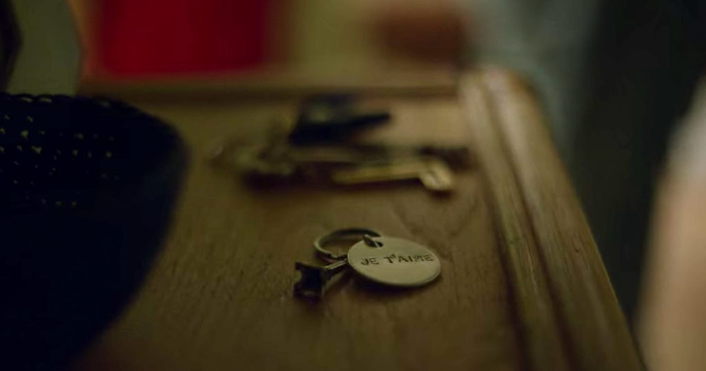 Behind Her Eyes, keychain, keyring, Netflix, Louise, Adam, Rob, gift, France, Paris, Je T'aime