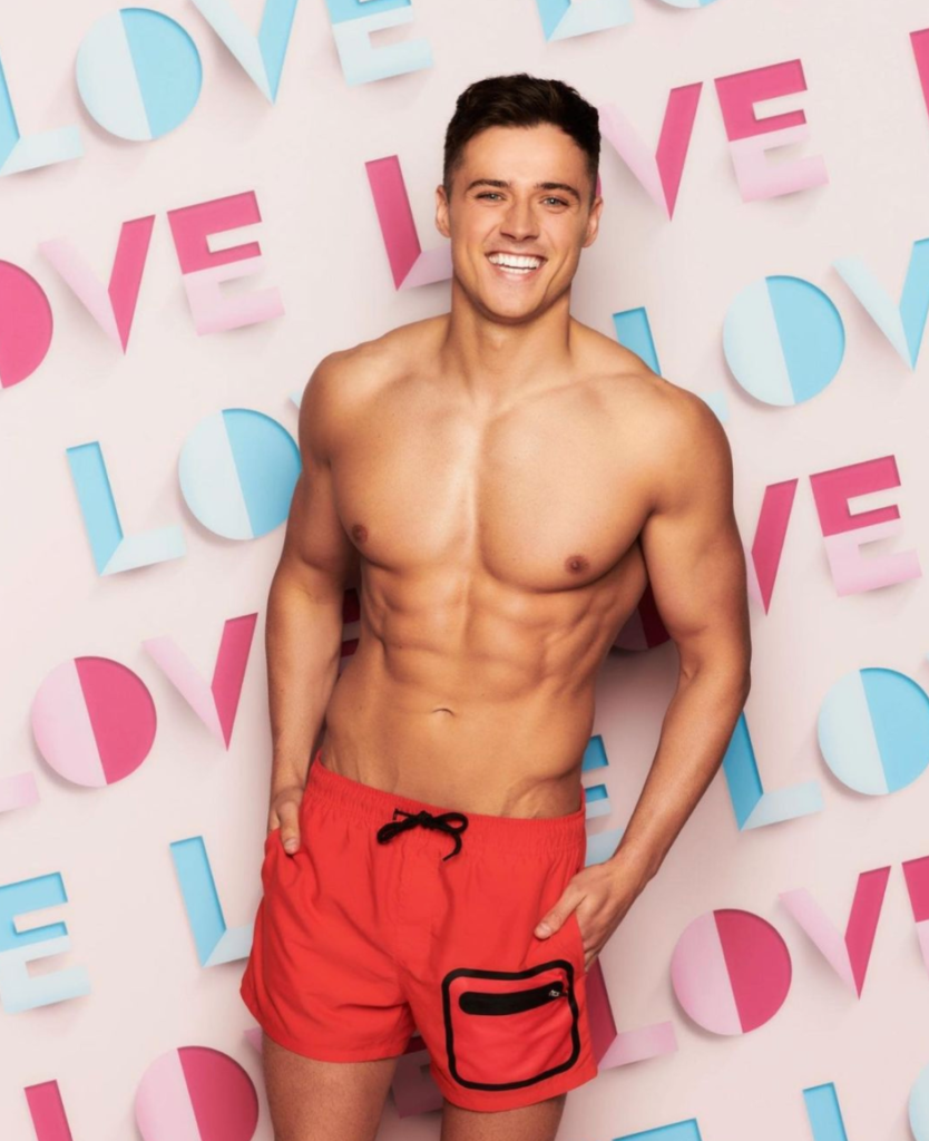 brad-love-island