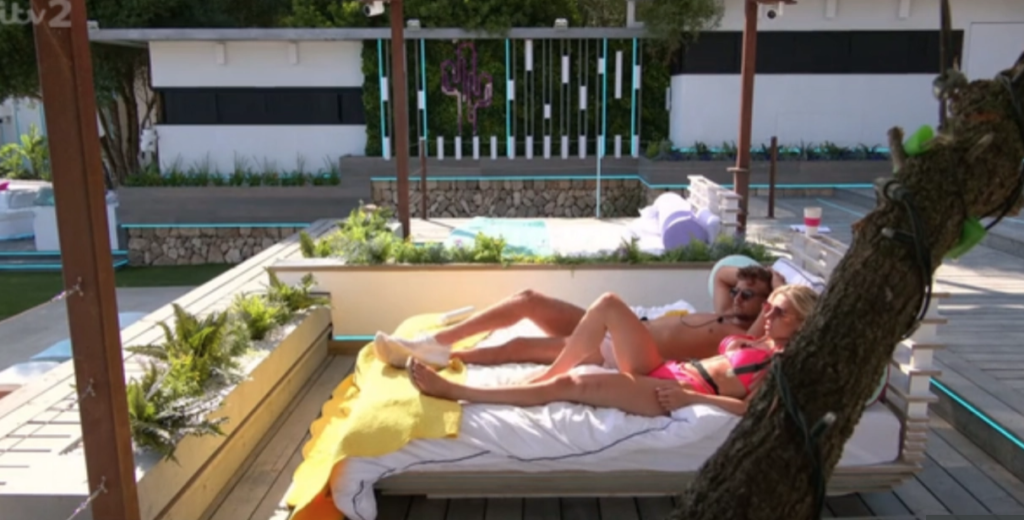 All the evidence that Love Island 2021 has been staged
