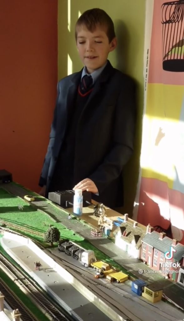 francis-bourgeois-trainspotter-tiktok