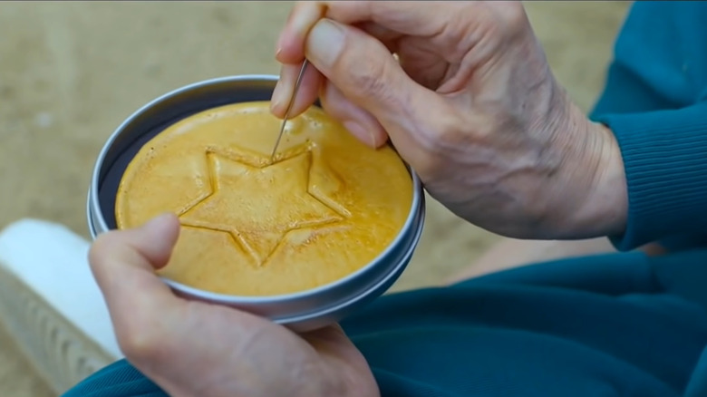 The biggest questions viewers have about Squid Game on Netflix according to Google Trends, How to make the Dalgona honeycomb cookies