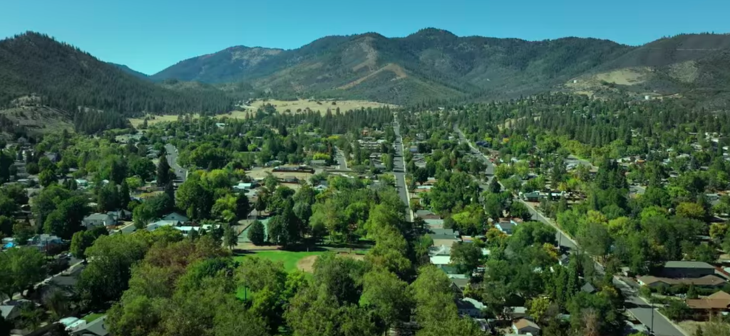 Is Madre Linda where Joe and Love move to in season three of YOU on Netflix a real place, filming location