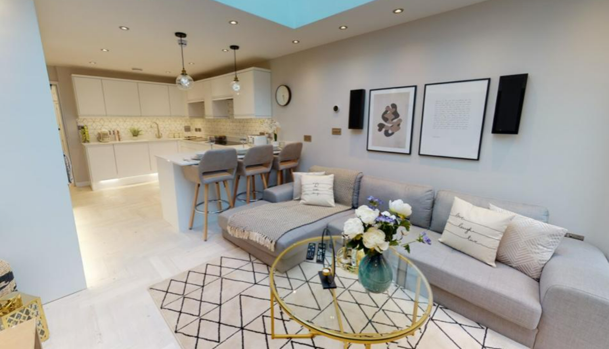 mansions-outside-london