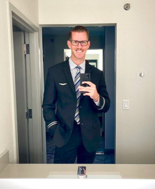 Inside the Instagrams of the season two cast members of Love Is Blind on Netflix, Jason Beaumont
