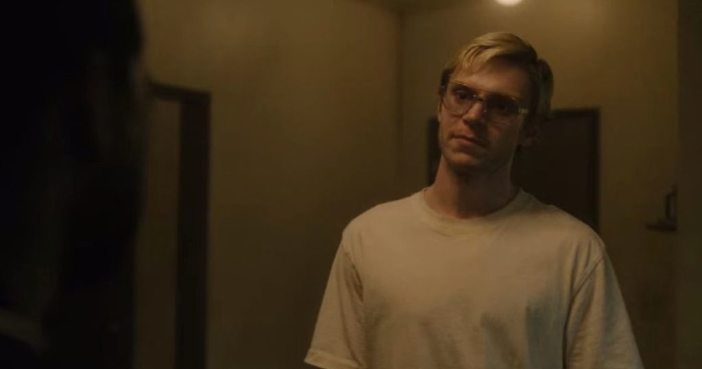 Evan Peters in Monster: The Jeffrey Dahmer Story