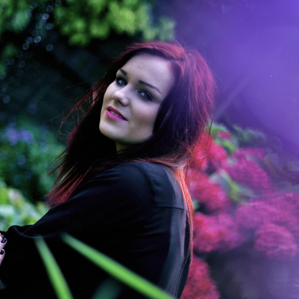hollie2
