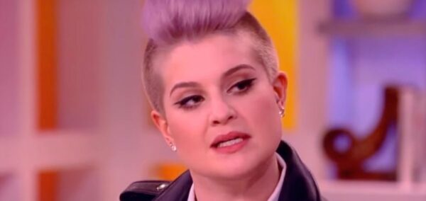 Kelly Osbourne has apologised for the comments she made about Latinos cleaning President Donald Trump's toilets back in 2015 on The View