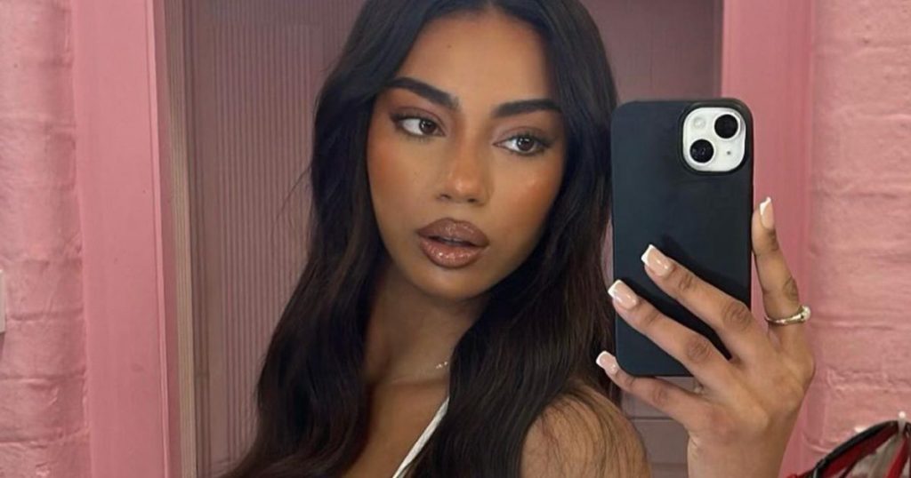 first Love Island 2024 girl bombshell, Uma