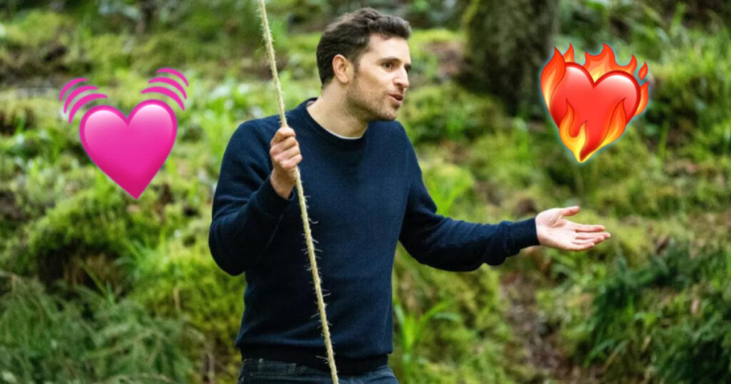 The Traitors Alexander Hinge